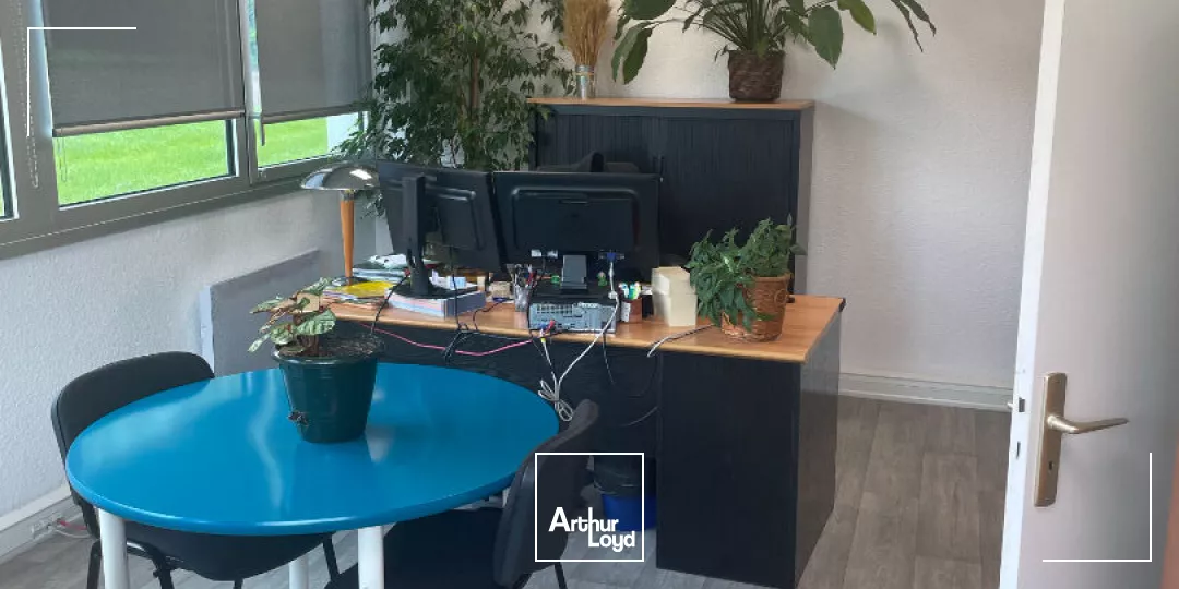A LOUER - bureaux Zone Nord LIMOGES avec 2 places de parking