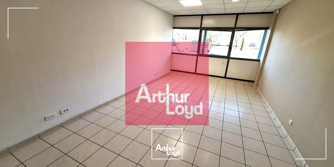 BUREAUX A LOUER AUBIERE 335m² AVEC STOCKAGE + 12 STATIONNEMENTS