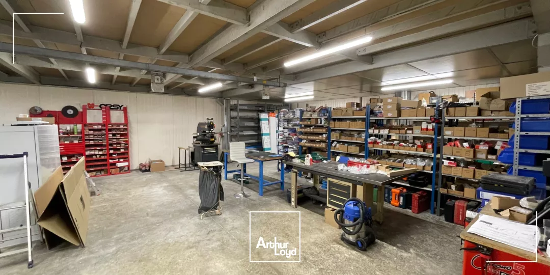 A LOUER LOCAL D'ACTIVITE 686 M2 DIVISIBLES - COMPIÈGNE ZAC DE MERCIÈRES