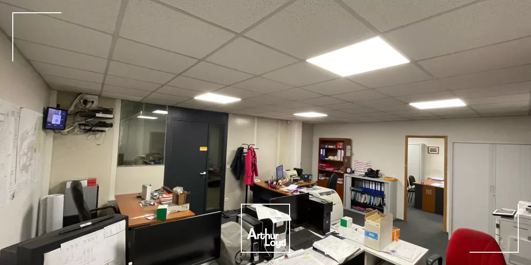 A LOUER LOCAL D'ACTIVITE 686 M2 DIVISIBLES - COMPIÈGNE ZAC DE MERCIÈRES