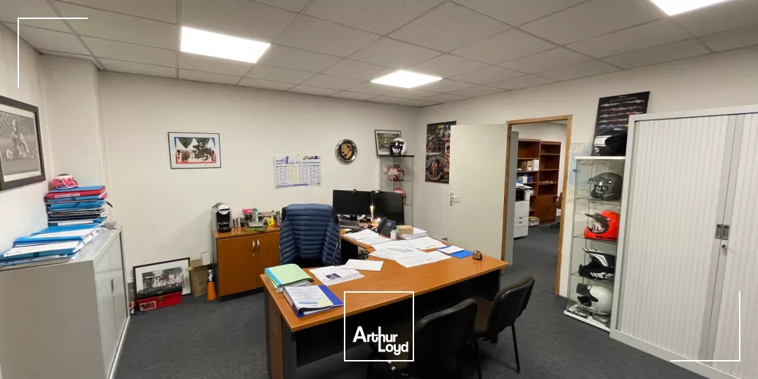 A LOUER LOCAL D'ACTIVITE 686 M2 DIVISIBLES - COMPIÈGNE ZAC DE MERCIÈRES