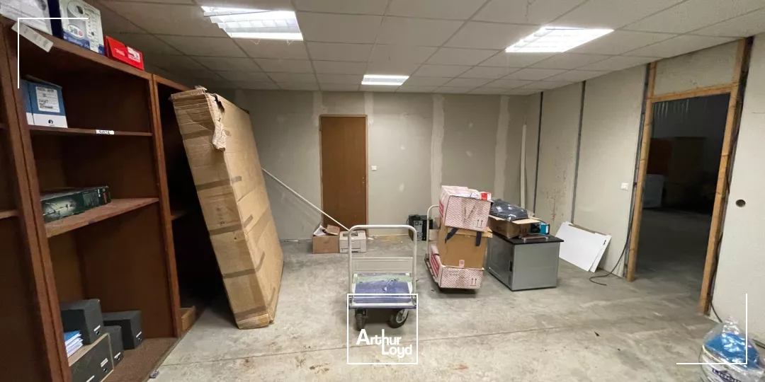 A LOUER LOCAL D'ACTIVITE 686 M2 DIVISIBLES - COMPIÈGNE ZAC DE MERCIÈRES