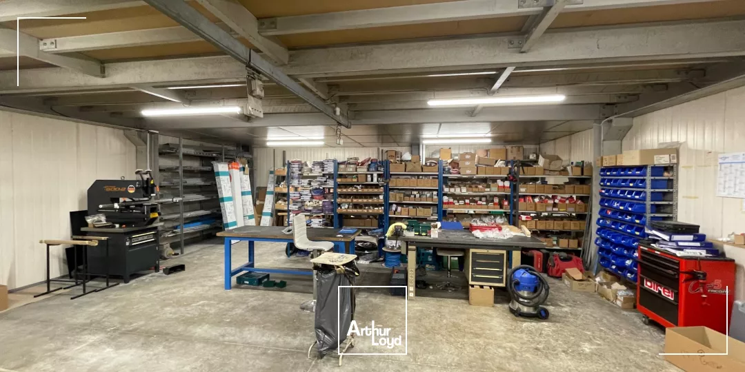 A LOUER LOCAL D'ACTIVITE 686 M2 DIVISIBLES - COMPIÈGNE ZAC DE MERCIÈRES