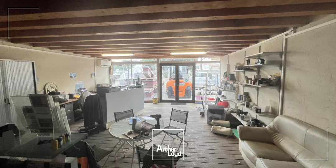 Entrepôt à vendre - Positionnement maritime exceptionnel à Port Camargue