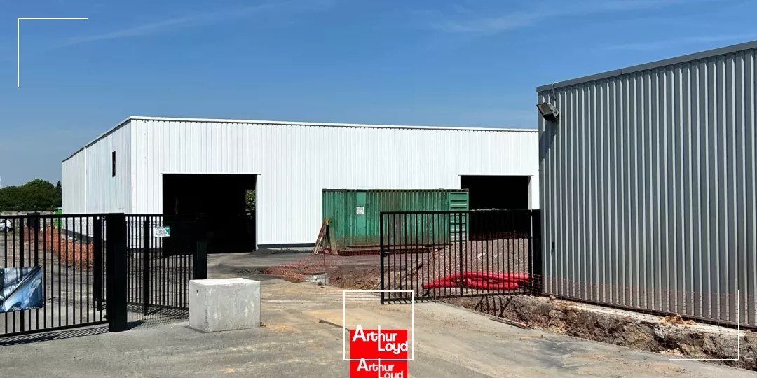 Dernier Showroom commercial à louer sur Lambres Lez Douai / 200M2 sur rond-point / Top effet d'enseigne ! Dispo immédiate