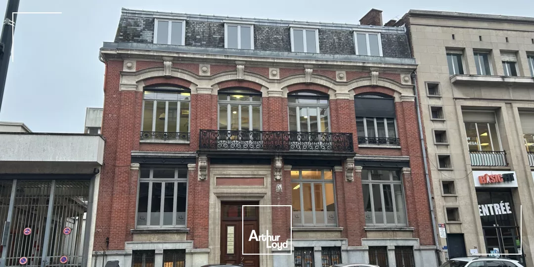 À vendre : Bureaux spacieux et lumineux au coeur d'un quartier dynamique de Roubaix - Accessibilité optimale et forte attractivité