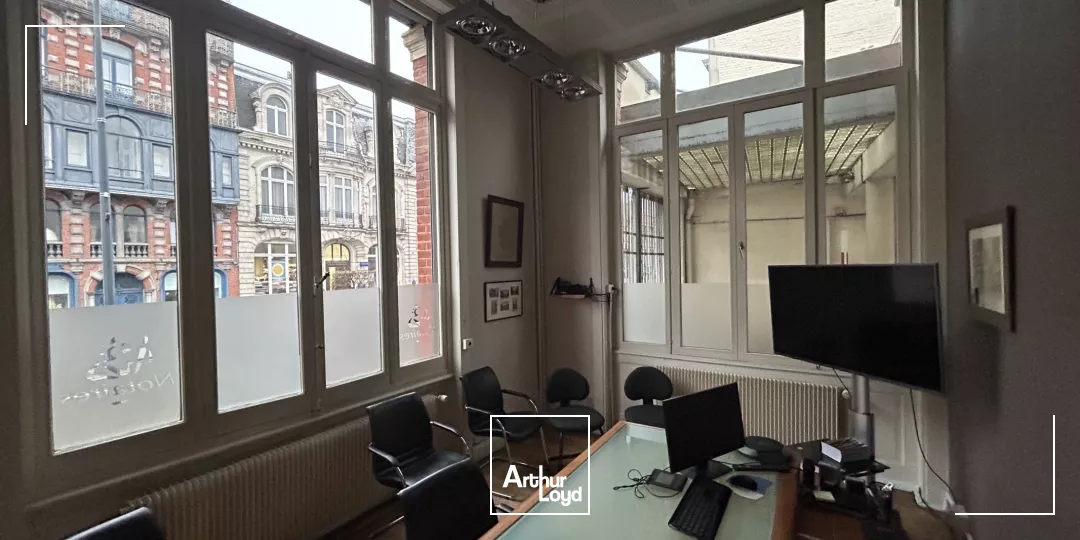 À vendre : Bureaux spacieux et lumineux au coeur d'un quartier dynamique de Roubaix - Accessibilité optimale et forte attractivité