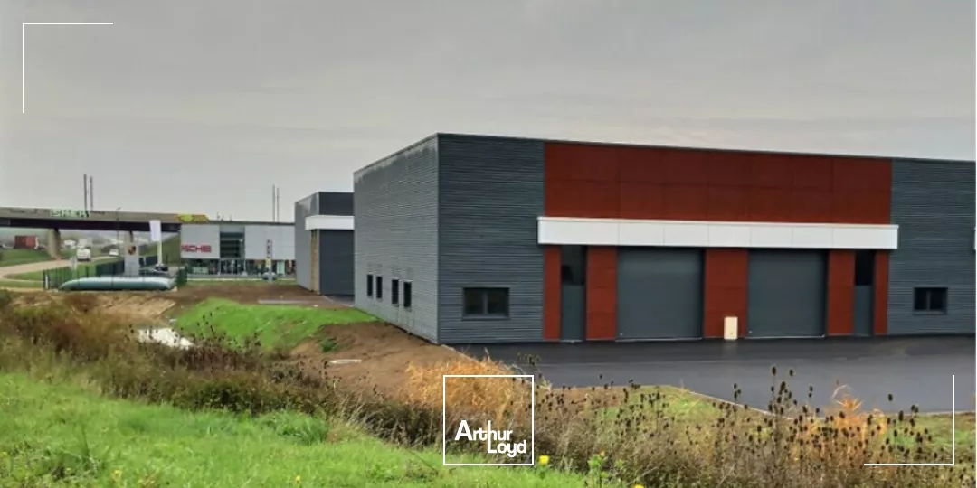 LOCAL D'ACTIVITE - ENTREPOT à LOUER de 364 m²