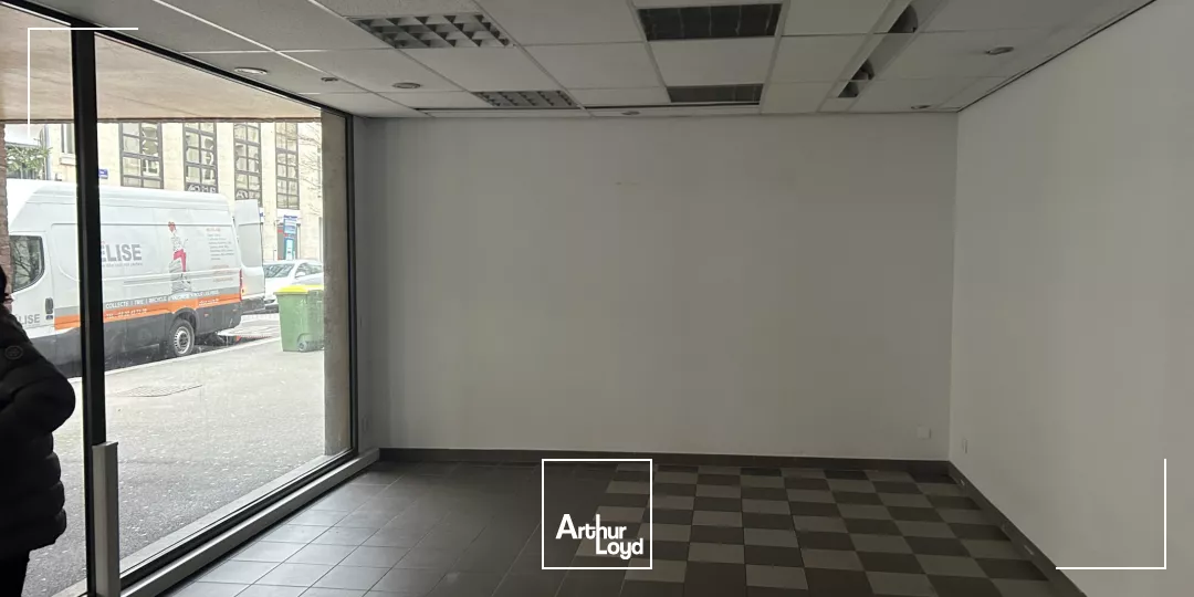 Local Commercial avec vitrine 123m² - Centre ville d'Amiens