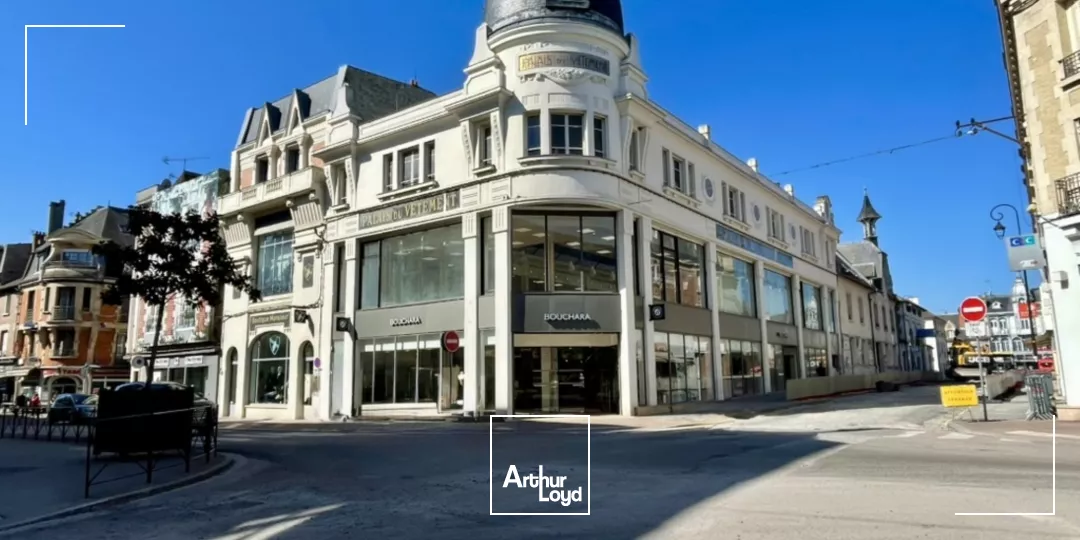 Plein coeur du centre-ville de Soissons, emplacement n° 1 - A LOUER - 1060 m2 environ