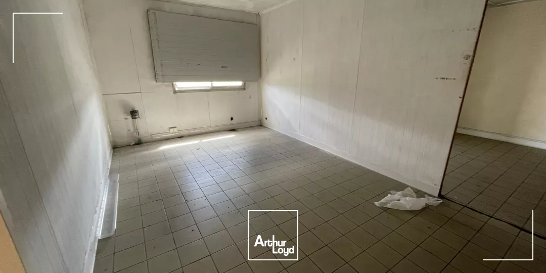 Locaux d'activité à vendre à BRETEUIL 27160