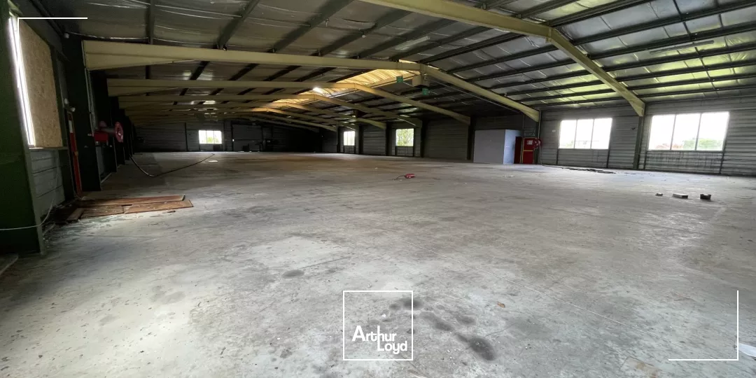 Locaux d'activité à vendre à BRETEUIL 27160