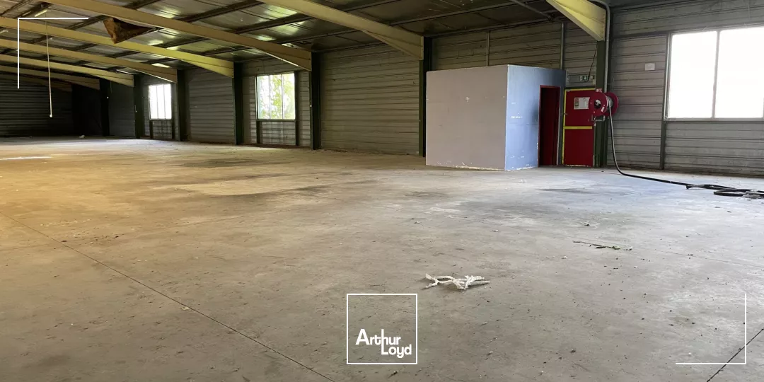 Locaux d'activité à vendre à BRETEUIL 27160