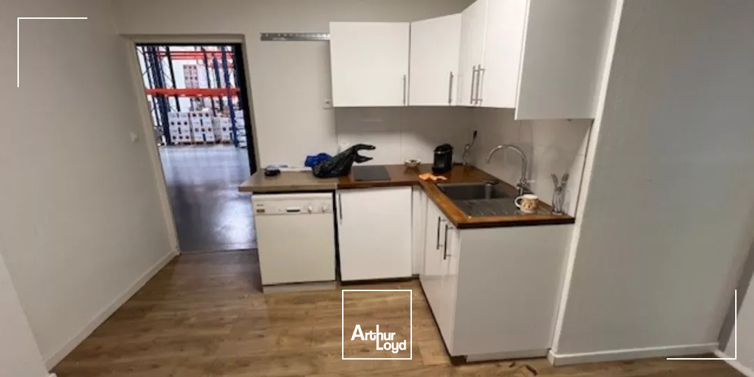 BELLE SURFACE D'ENTREPOT A LOUER