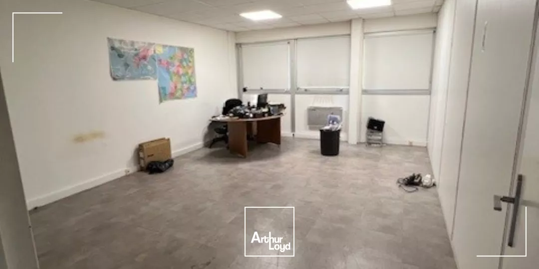 BELLE SURFACE D'ENTREPOT A LOUER