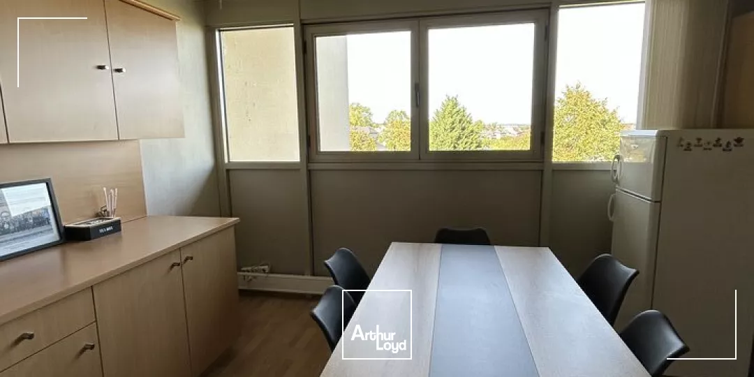BUREAUX à VENDRE de 1249 m²