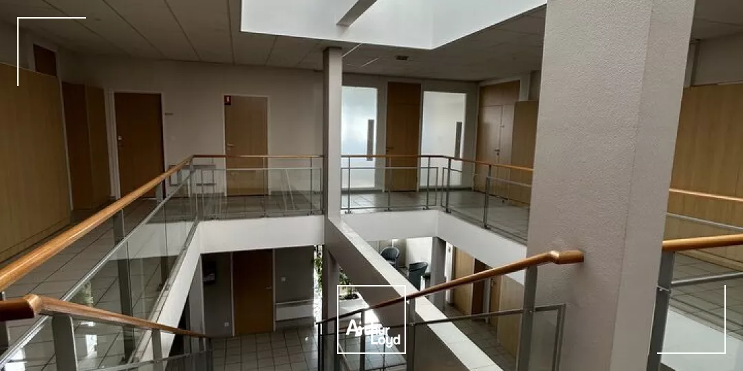 BUREAUX à VENDRE de 1249 m²