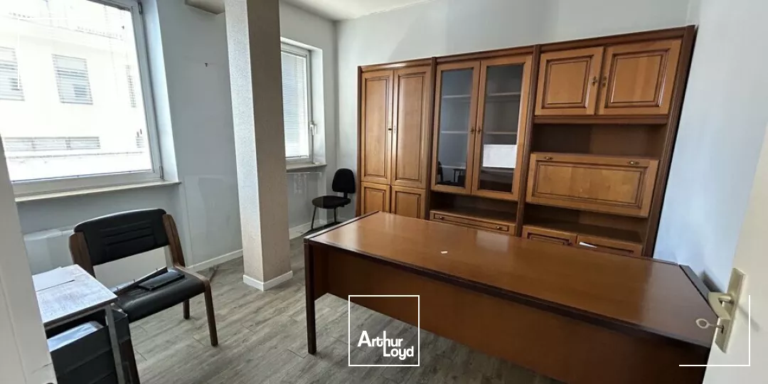 BUREAUX à VENDRE de 162.58 m²