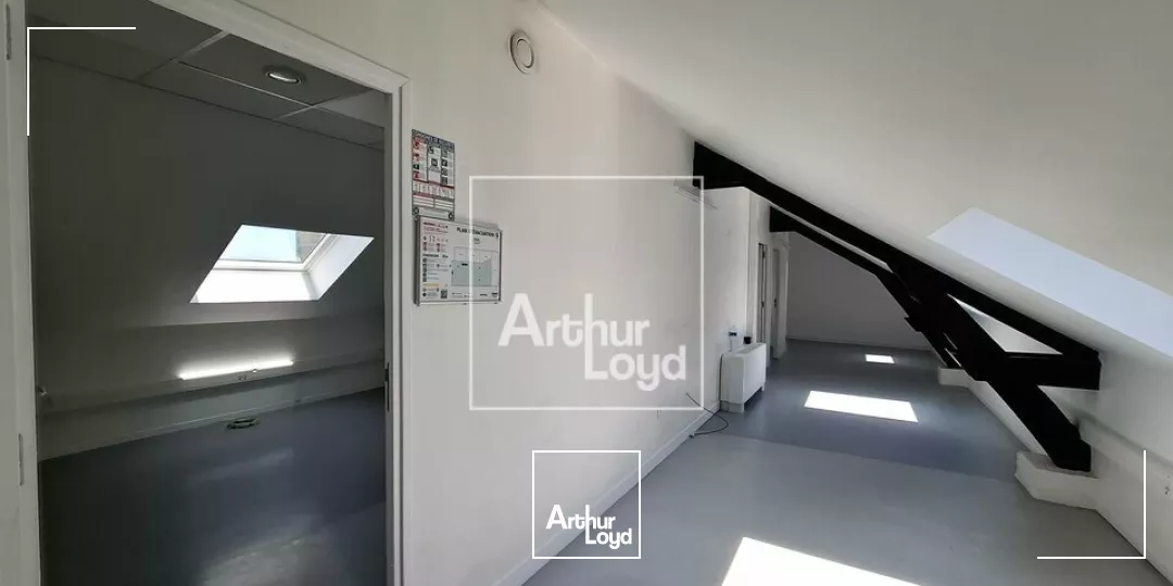 BUREAUX - Gare - Climatisation - Accès PMR