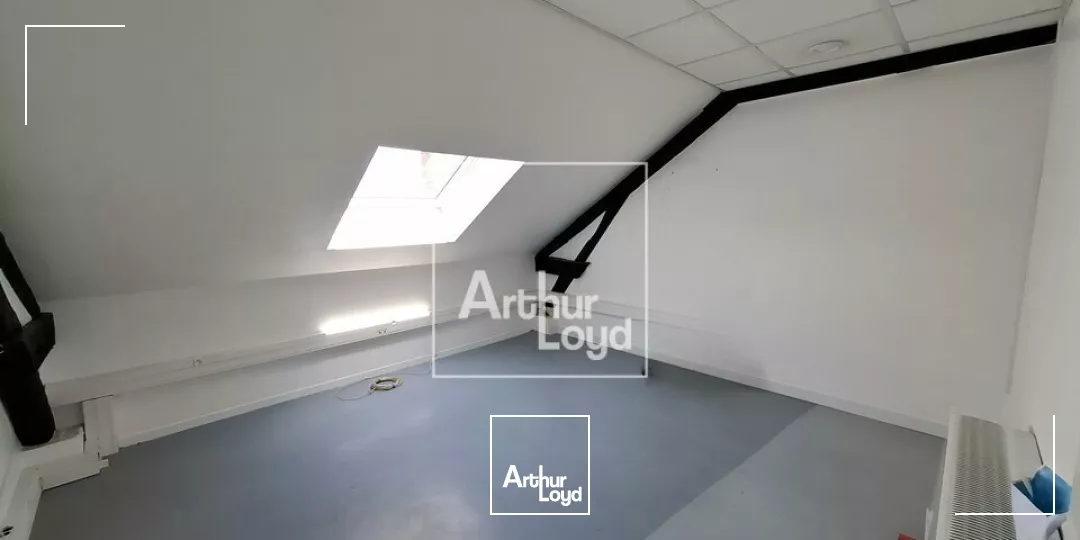 BUREAUX - Gare - Climatisation - Accès PMR