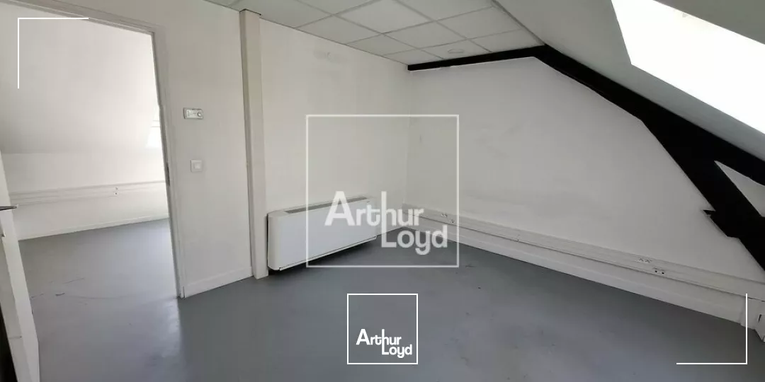 BUREAUX - Gare - Climatisation - Accès PMR