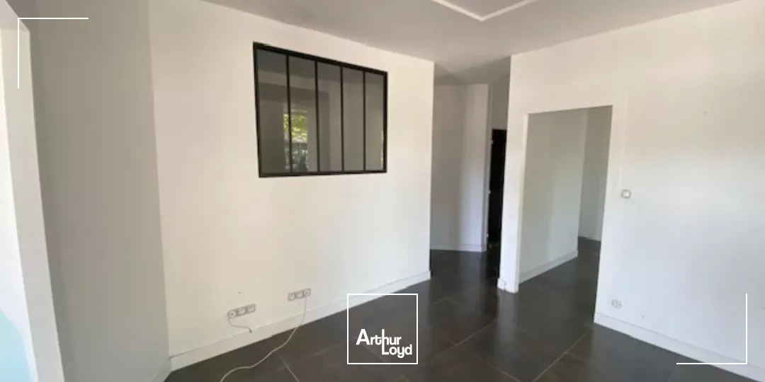 LOCAL PROFESSIONNEL 90 M² PLACE DE LA LIBERTE BREST