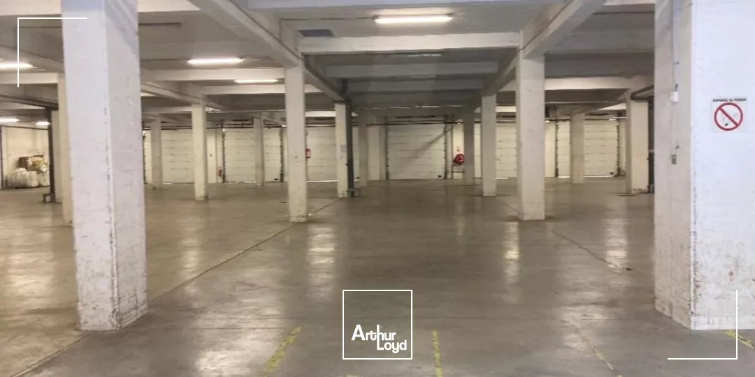 3 687 m² d'entrepôt à Saint-Denis - Connectivité routière express pour booster votre logistique