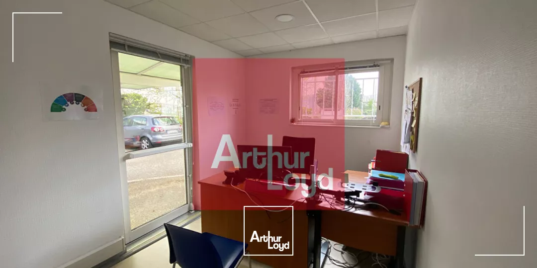 À VENDRE ? Ensemble de bureaux d'environ 980 m² dans une zone d'activités stratégique
