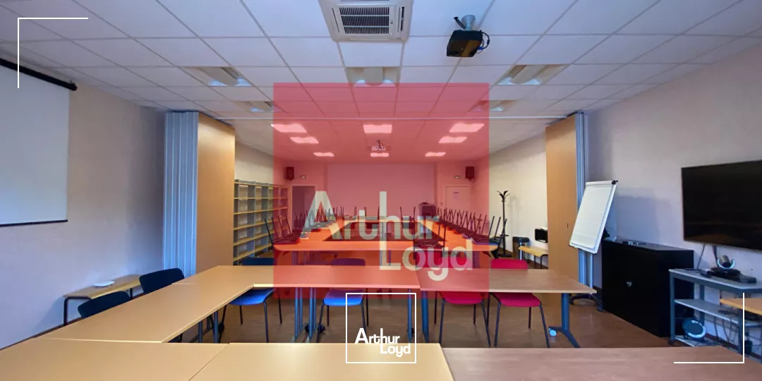 À VENDRE ? Ensemble de bureaux d'environ 980 m² dans une zone d'activités stratégique