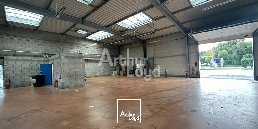 Excellente visibilité sur un axe passant