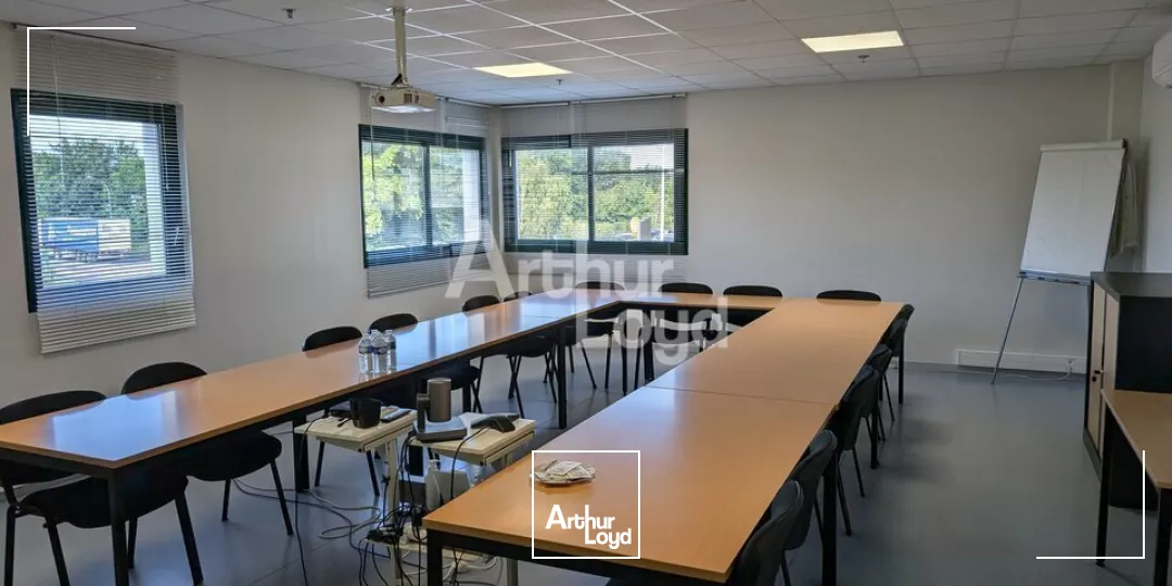 Entrepôt qualitatif, facile d'accès, en 1ère couronne de Rennes !