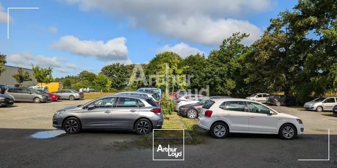 Entrepôt qualitatif, facile d'accès, en 1ère couronne de Rennes !