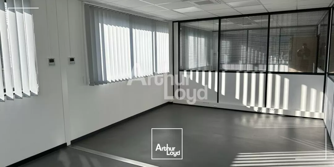 ENTREPOT QUALITATIF A LOUER A ST JACQUES DE LA LANDE !