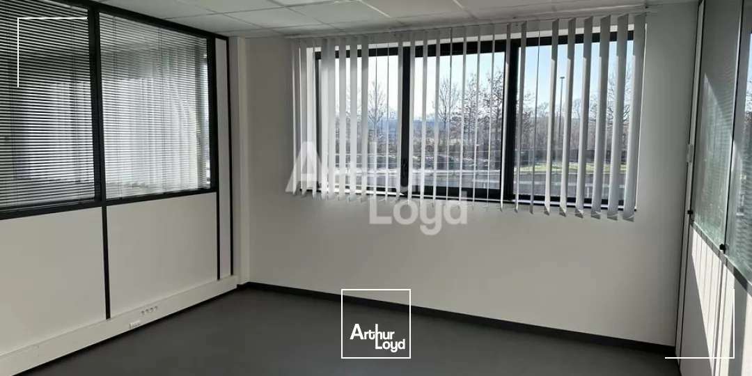 ENTREPOT QUALITATIF A LOUER A ST JACQUES DE LA LANDE !