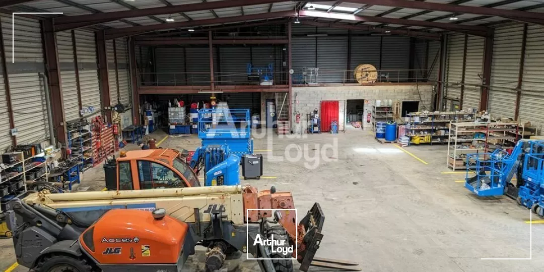 Local d'activité avec grand foncier de 15000 m² sur l'axe Rennes-Nantes ! 