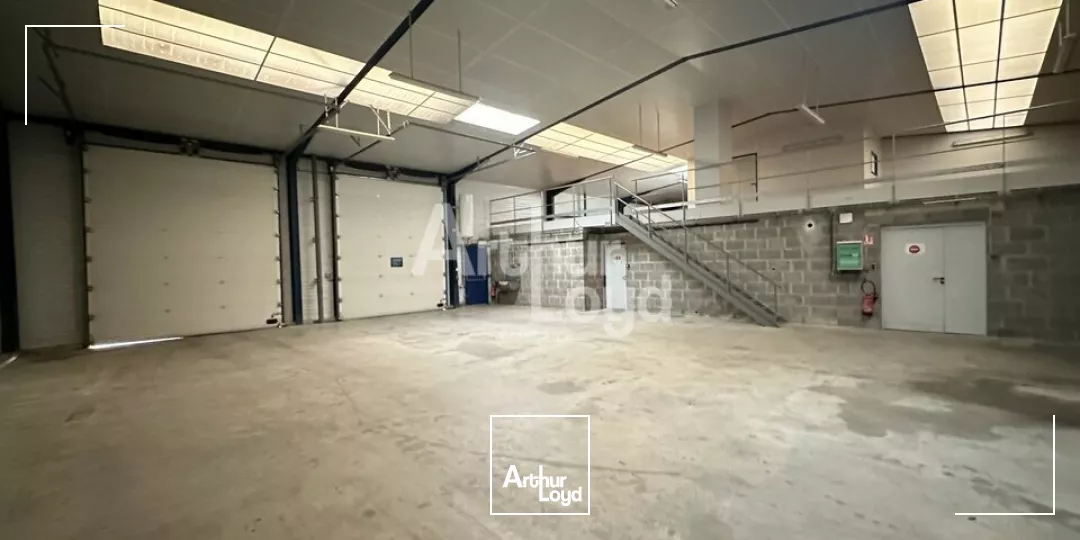 CREVIN - LOCAL D'ACTIVITE A VENDRE - 670 M²