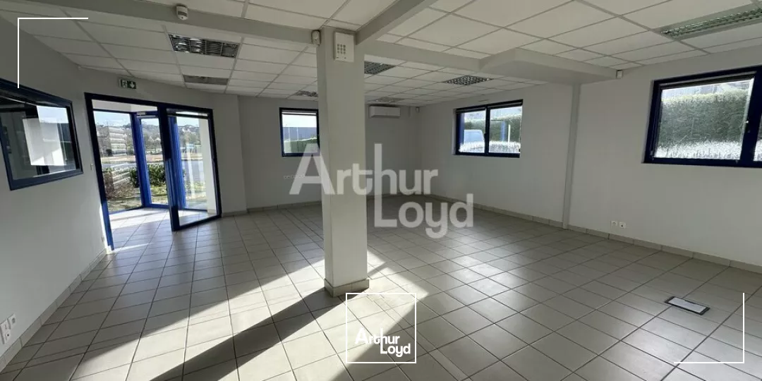 CREVIN - LOCAL D'ACTIVITE A VENDRE - 670 M²