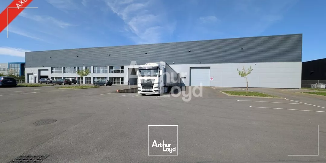 NOYAL CHATILLON SUR SEICHE - BATIMENT D'ACTIVITE A LOUER AVEC QUAIS - 3190 M²