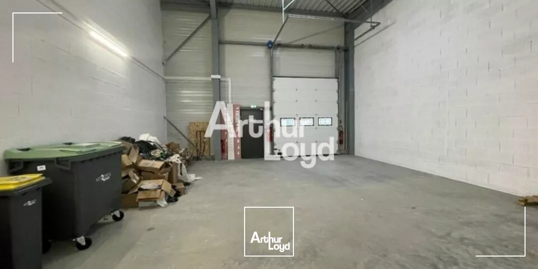 PACE - CELLULE D'ACTIVITES A LOUER - 210 M²