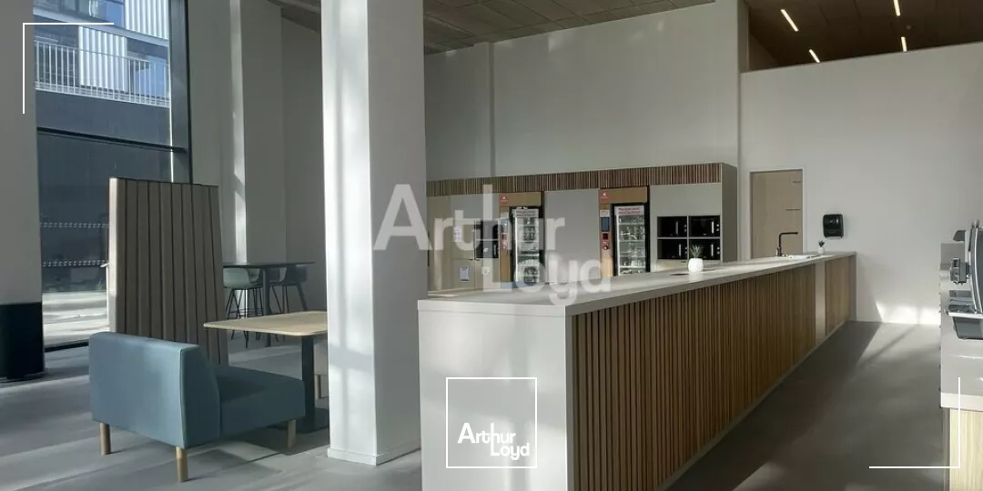 CESSON SEVIGNE - VIASILVA - BUREAUX A LOUER - 361 M²