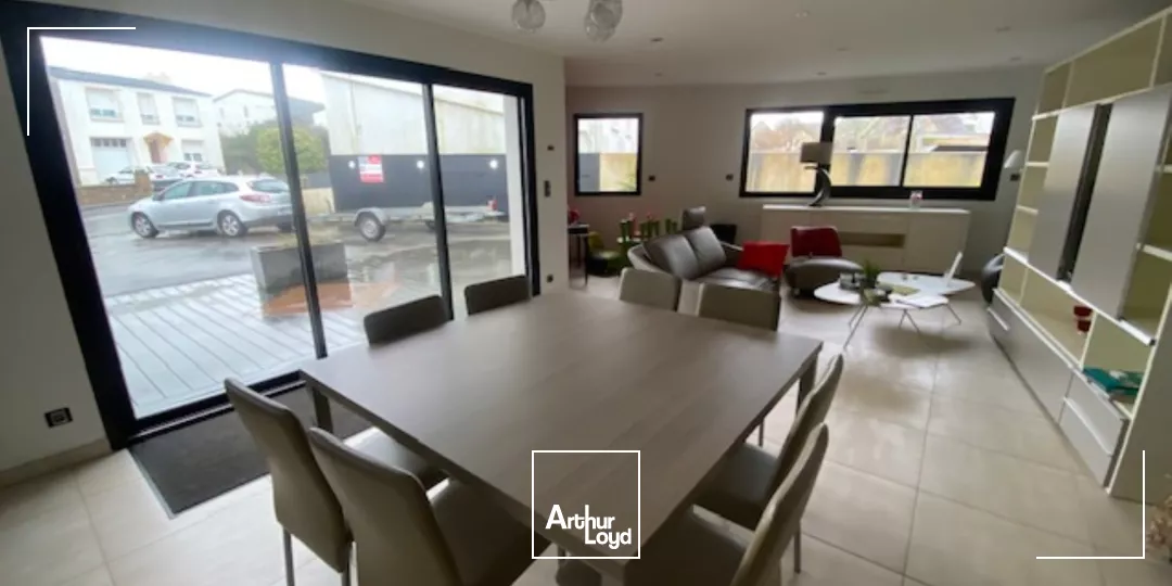 A LOUER MAISON A USAGE DE BUREAUX