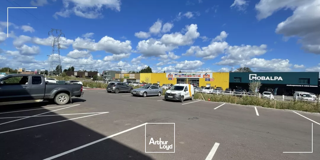 2 LOCAUX COMMERCIAUX DE 850M2 ENV & 460M2 ENV RDC À LOUER SUR CAPINGHEM