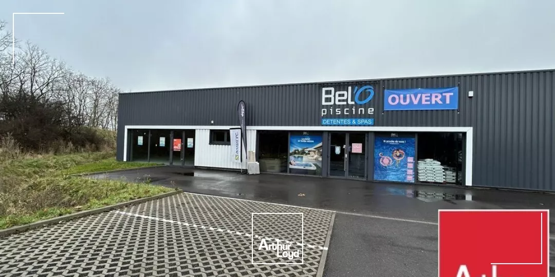 LOCAL COMMERCIAL à LOUER de 312 m²