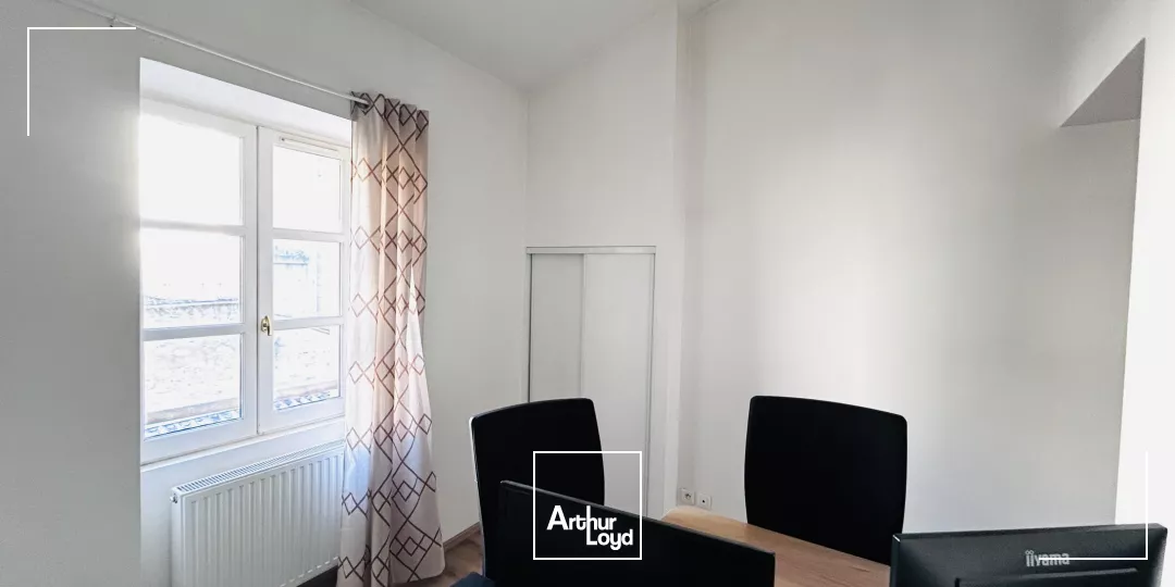 Bureaux de 100 m² à louer proche de la place Fernand Lafargue à Bordeaux