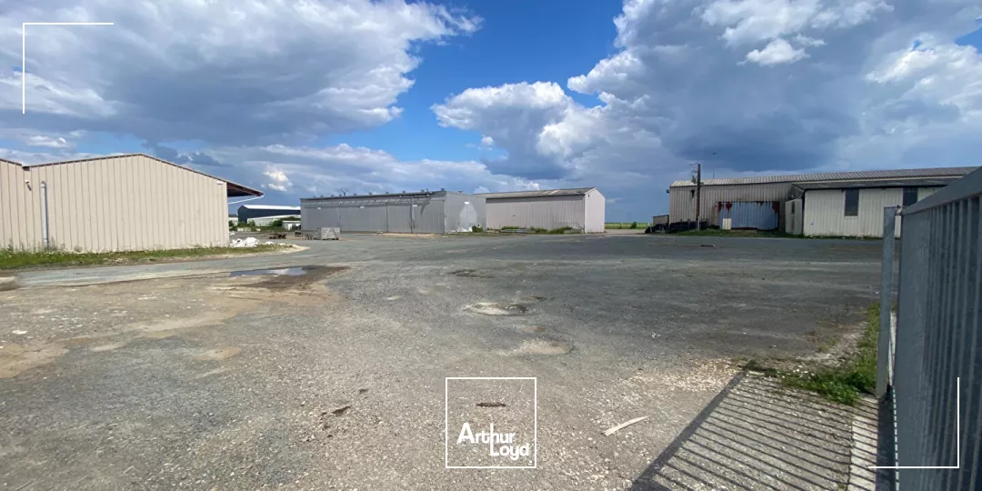 A vendre Entrepôt / local industriel Saint Jean De Liversay 4000 m²