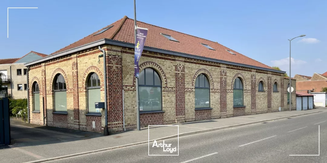 MAISON RÉHABILITÉ EN BUREAUX EN PARFAIT ÉTAT À BAILLEUL