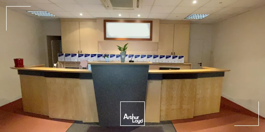 À VENDRE - BUREAUX EN PIED D'IMMEUBLE AU COEUR DU CENTRE-VILLE DE BOULOGNE-SUR-MER