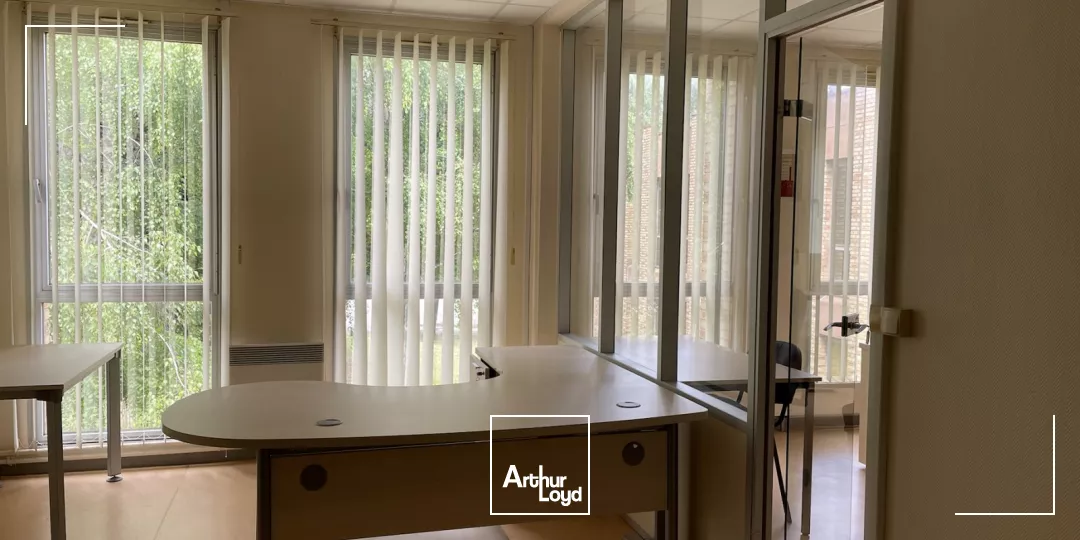 À LOUER - PLATEAUX DE BUREAUX AU COUR D'UNE ZONE INDUSTRIELLE DYNAMIQUE - DUNKERQUE