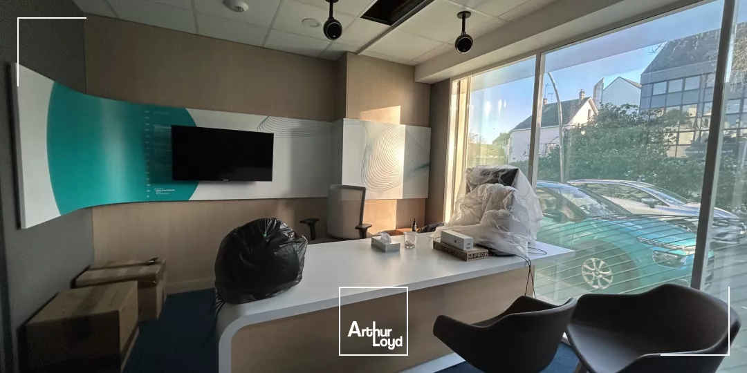 A VENDRE - LOCAL COMMERCIAL - BUREAUX - 71 M2 - GARAGE - BUREAUX - ST NAZAIRE - CENTRE-VILLE