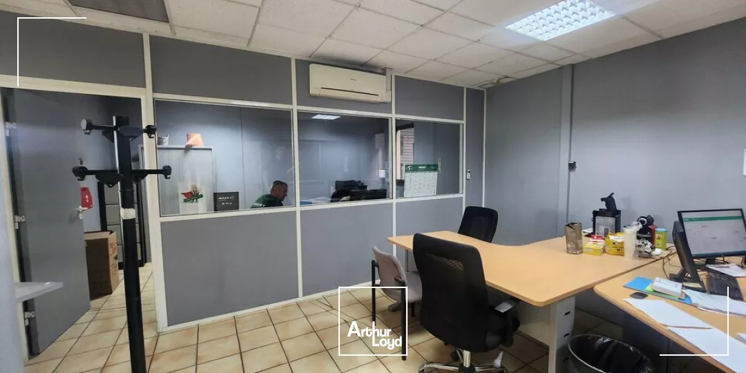 PLATEFORME DE MESSAGERIE - ZI LONGVIC